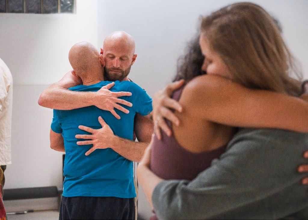 Umarmung im Tantra-Seminar in Frankfurt